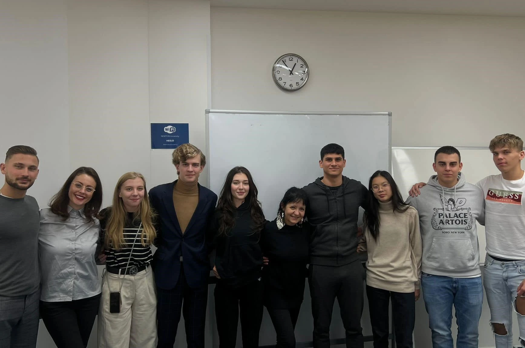 skupina studentů NEWTON Premium