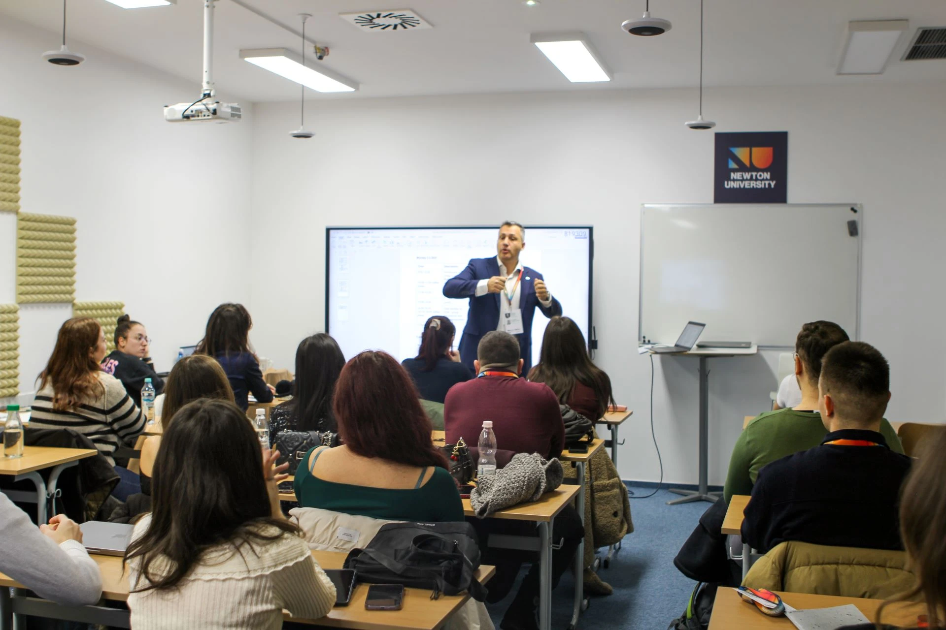 Pražské humanitní gymnázium