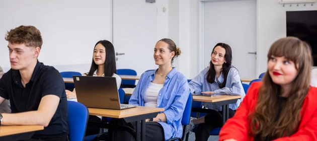 skupina studentů skupina studentů