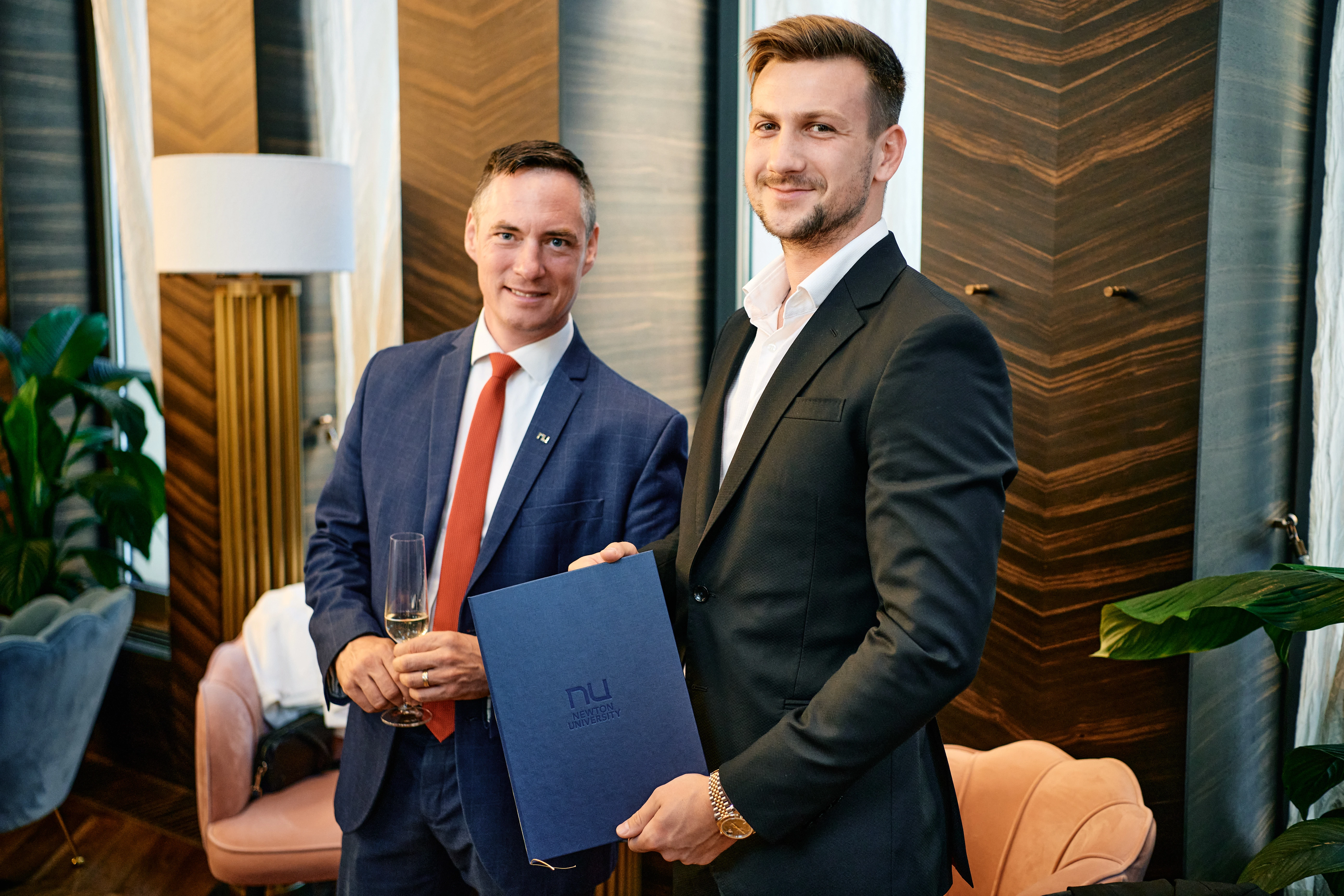 Formální předávání diplomů Praha